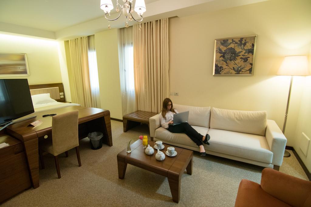 Boutique Hotel Kotoni Tirana Exterior photo