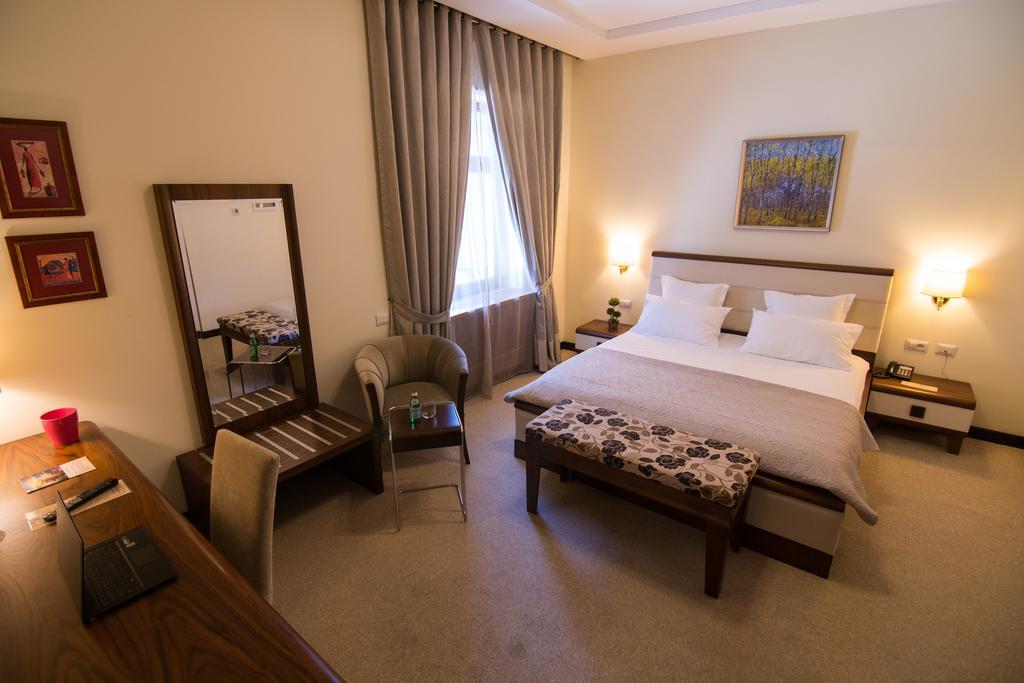 Boutique Hotel Kotoni Tirana Exterior photo