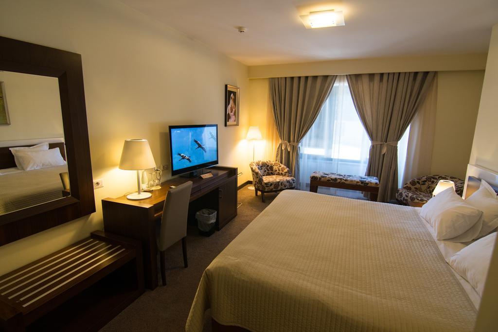Boutique Hotel Kotoni Tirana Exterior photo